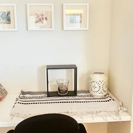 Ruim, Lichtrijk Met Groot Terras Uitstekend Gelegen In Apartament