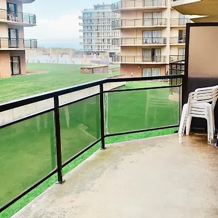 Ruim, Lichtrijk Met Groot Terras Uitstekend Gelegen In Apartament De Panne