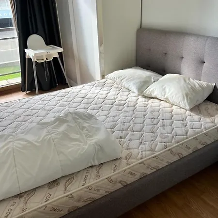 Apartament Ruim, Lichtrijk Met Groot Terras Uitstekend Gelegen In *