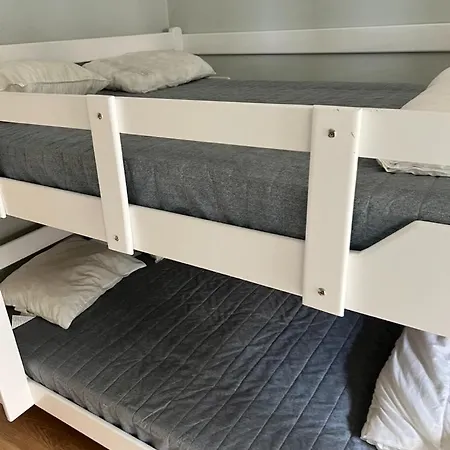 Apartment Ruim, Lichtrijk Met Groot Terras Uitstekend Gelegen In De Panne